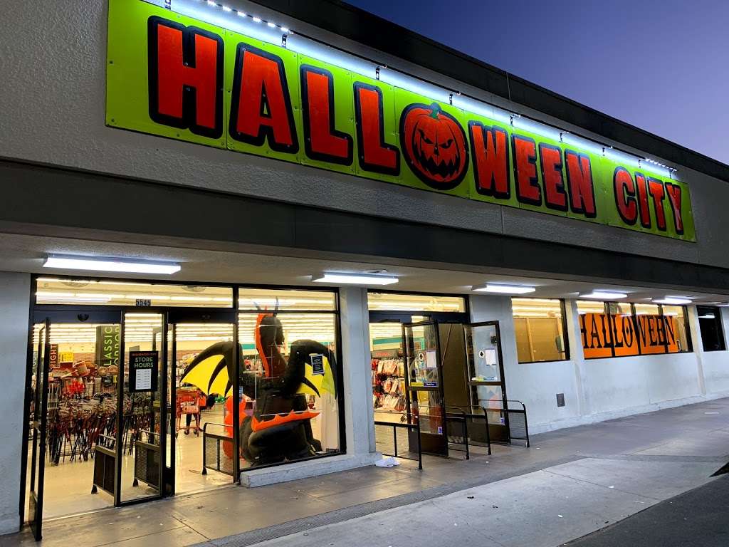 Halloween City | 5545 E Stearns St, Long Beach, CA 90815, USA | Phone: (914) 847-6100