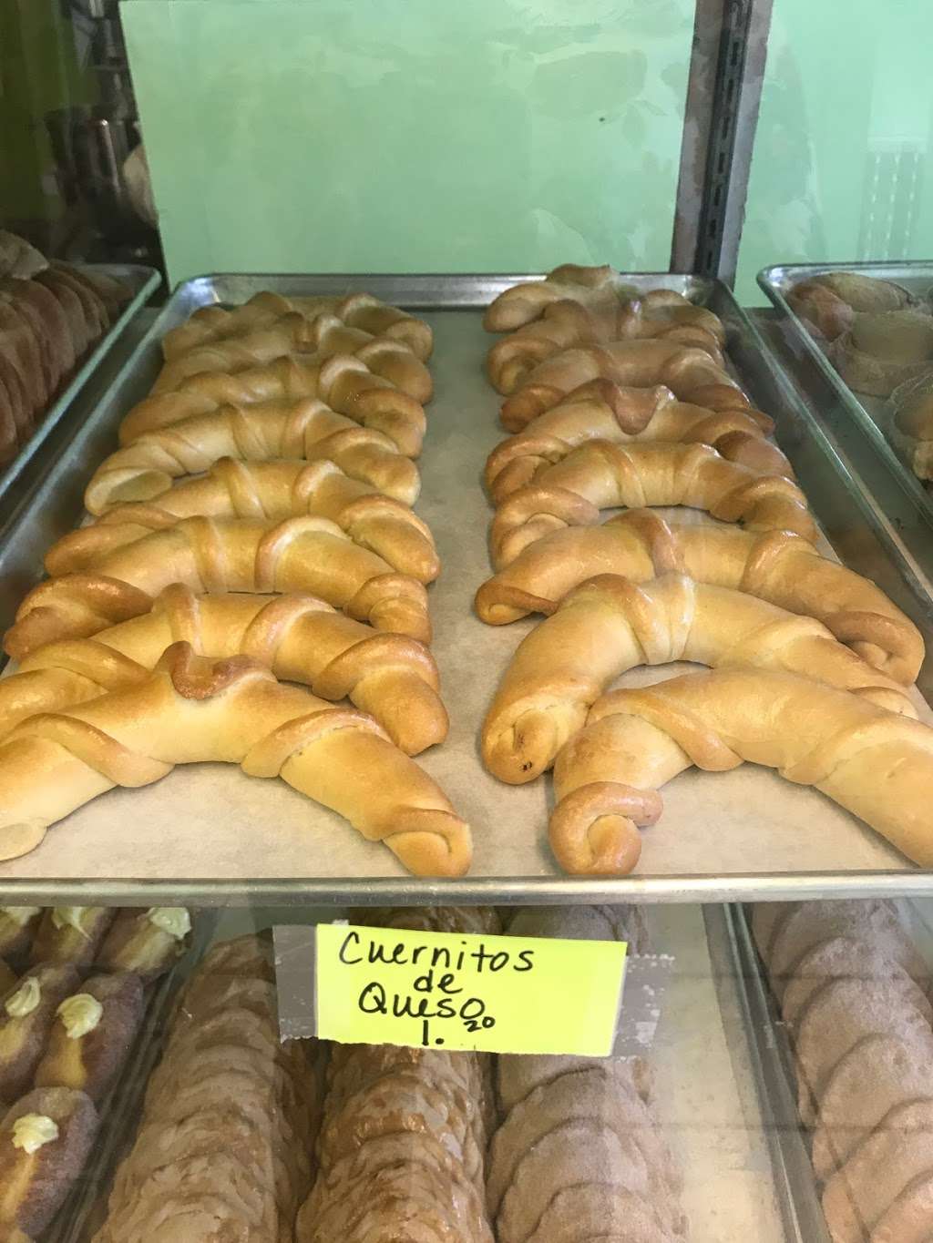 El Bizcocho Feliz Bakery | 518 W Washington Ave, Navasota, TX 77868, United States | Phone: (936) 825-4022