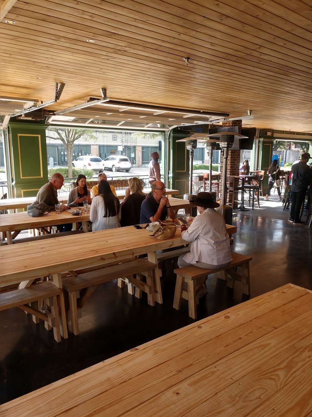 Jack & Gingers | 2416 Brazos St Suite #C, Houston, TX 77006, USA | Phone: (713) 882-1116