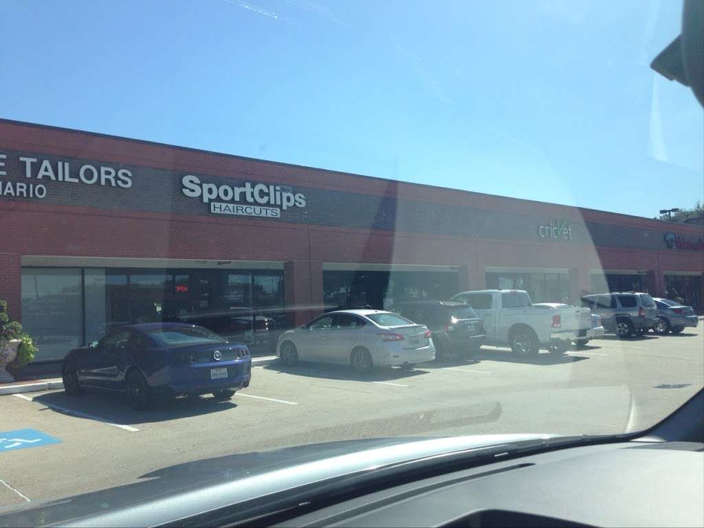 Sport Clips Haircuts of Willowbrook | 7536 Cypress Creek Pkwy, Houston, TX 77070, USA | Phone: (281) 807-0027