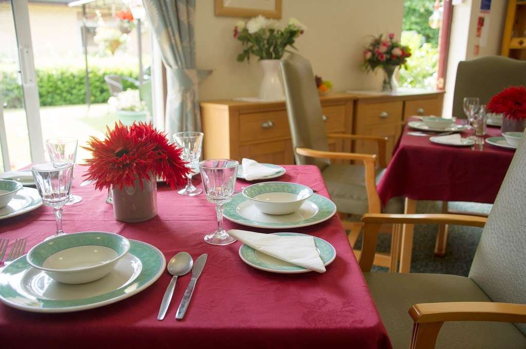 Priory Mews Care Home | Watling St, Dartford DA2 6EG, UK | Phone: 0333 321 4715