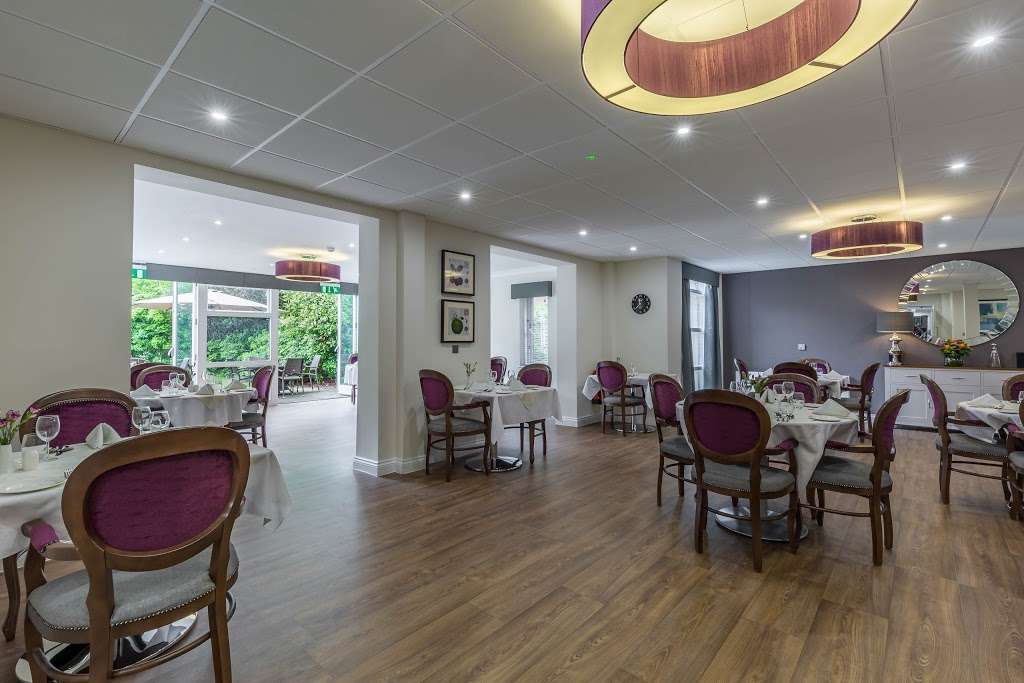 Barchester - Lynde House Care Home | 28 Cambridge Park, Twickenham TW1 2JB, UK | Phone: 020 8892 4772