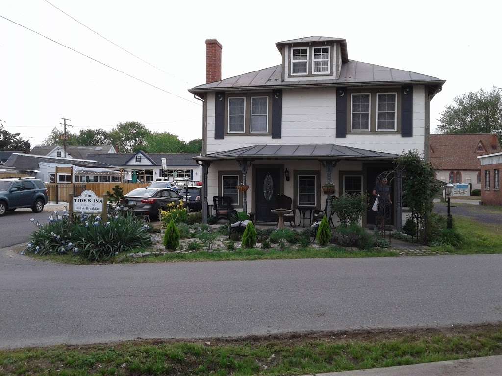 Tides Inn Bed & Breakfast | 200 N Irving Ave, Colonial Beach, VA 22443, USA | Phone: (804) 214-9352