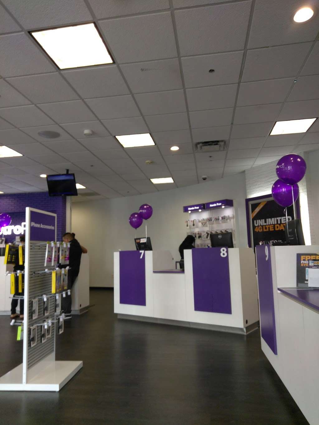 Metro by T-Mobile | 10721 Atlantic Ave, Lynwood, CA 90262, USA | Phone: (714) 730-2868