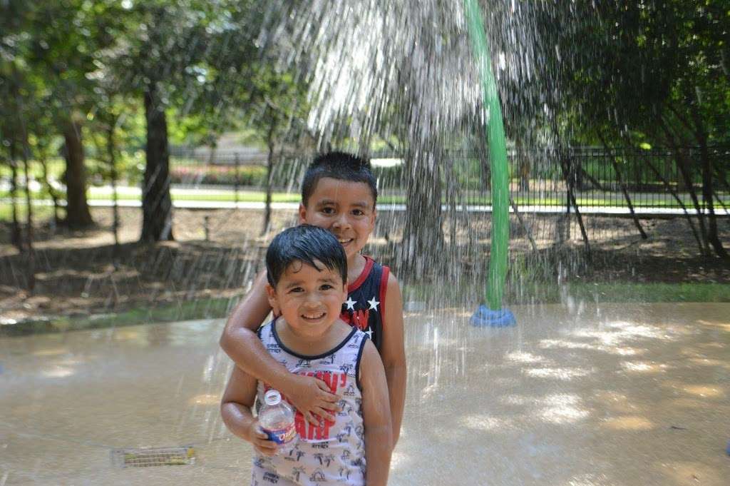 Lily Pad Park Spraypark | 312 Overland Trace Dr, Montgomery, TX 77316 | Phone: (940) 224-6937