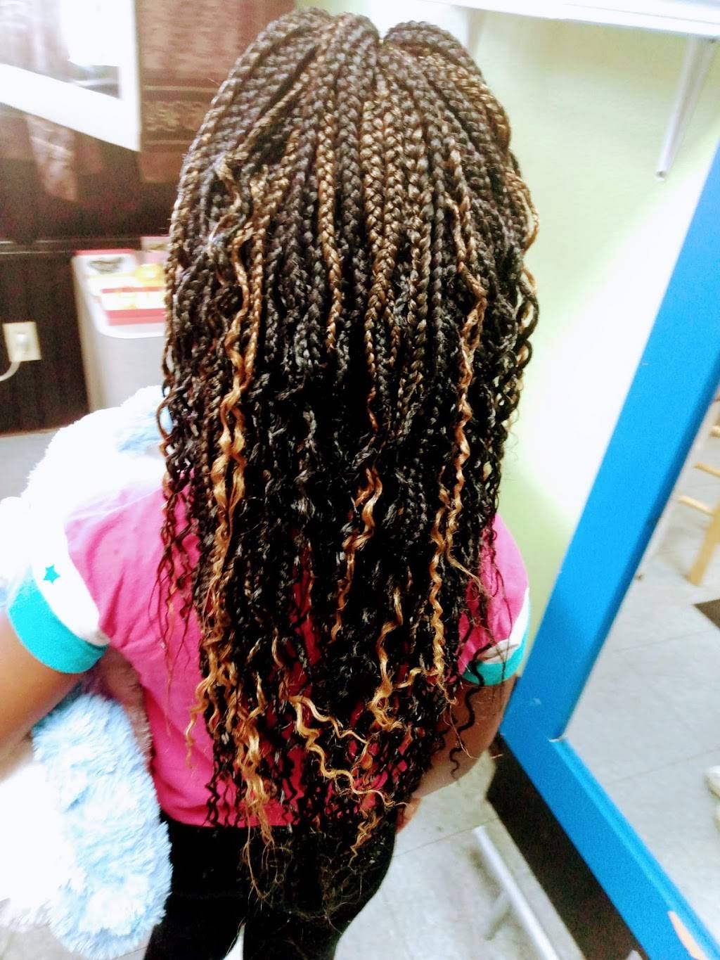 Solange Hair Braiding | 205 E 156th St, Cleveland, OH 44110, USA | Phone: (216) 396-8314