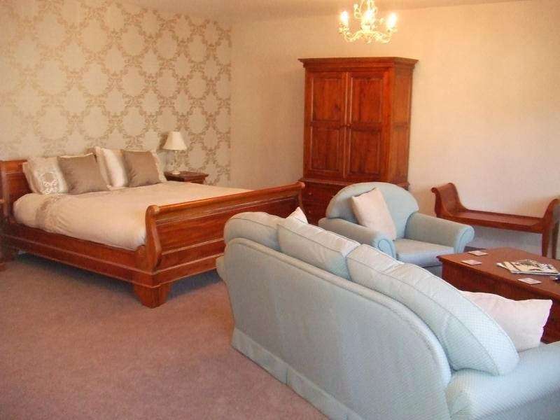 Ashworth Management Services Ltd t/a Luxury Lodging | Redwood House, Deards End Ln, Knebworth SG3 6NL, UK | Phone: 01438 815478