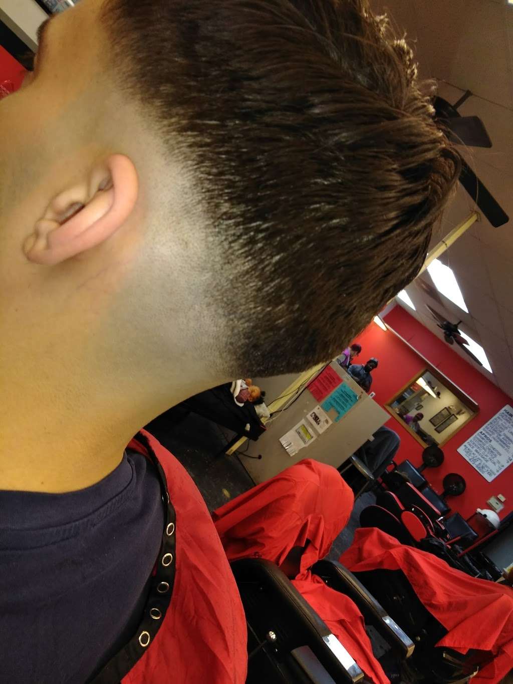 J Bs Barber Shop | 2403 Martin Luther King Jr Dr, North Chicago, IL 60064, USA | Phone: (847) 473-9800