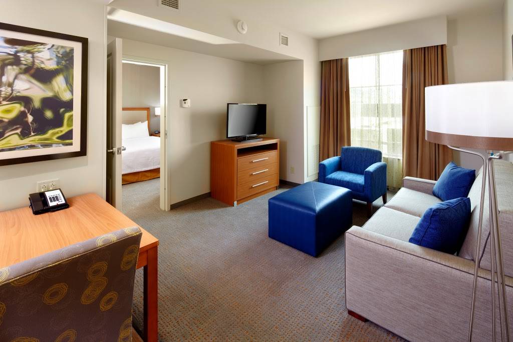 Homewood Suites by Hilton Pittsburgh Airport Robinson Mall Area PA | 2000 GSK Dr, Moon Twp, PA 15108, USA | Phone: (412) 490-0440