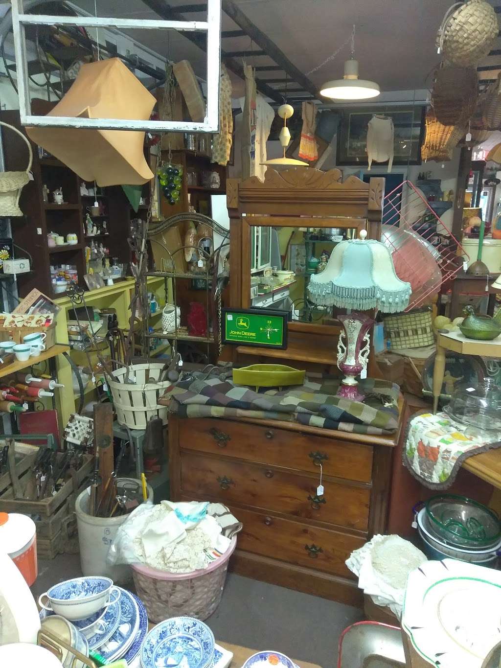 Treasure House Antiques & Collectibles LLC | 3309 Havendale Blvd, Winter Haven, FL 33881, USA | Phone: (863) 297-3046