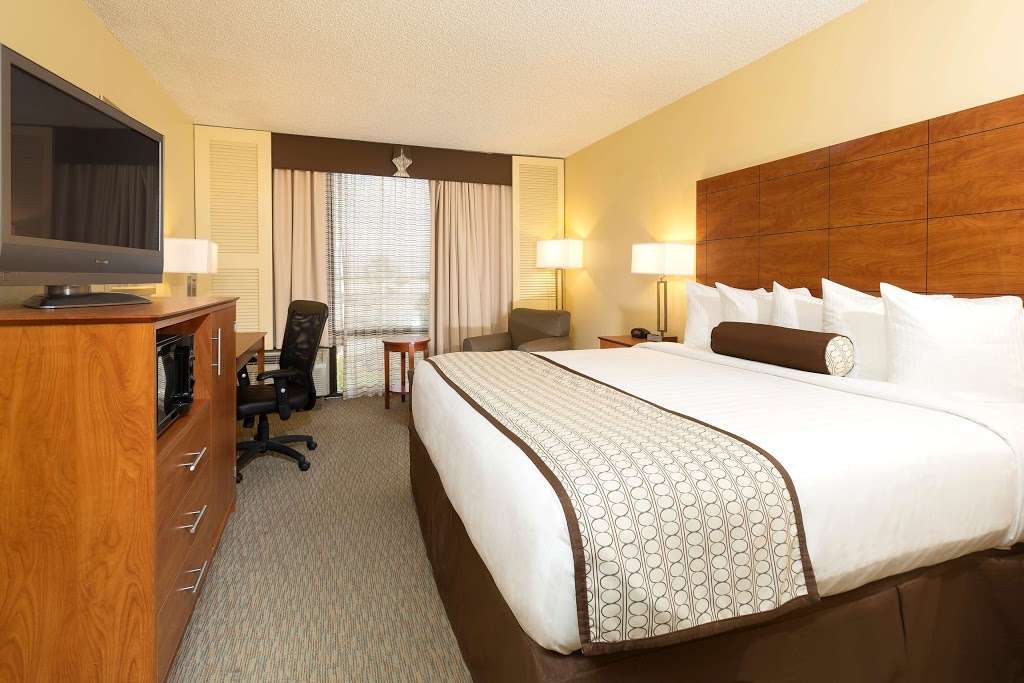 Best Western Orlando Gateway Hotel | 7299 Universal Blvd, Orlando, FL 32819 | Phone: (407) 351-5009