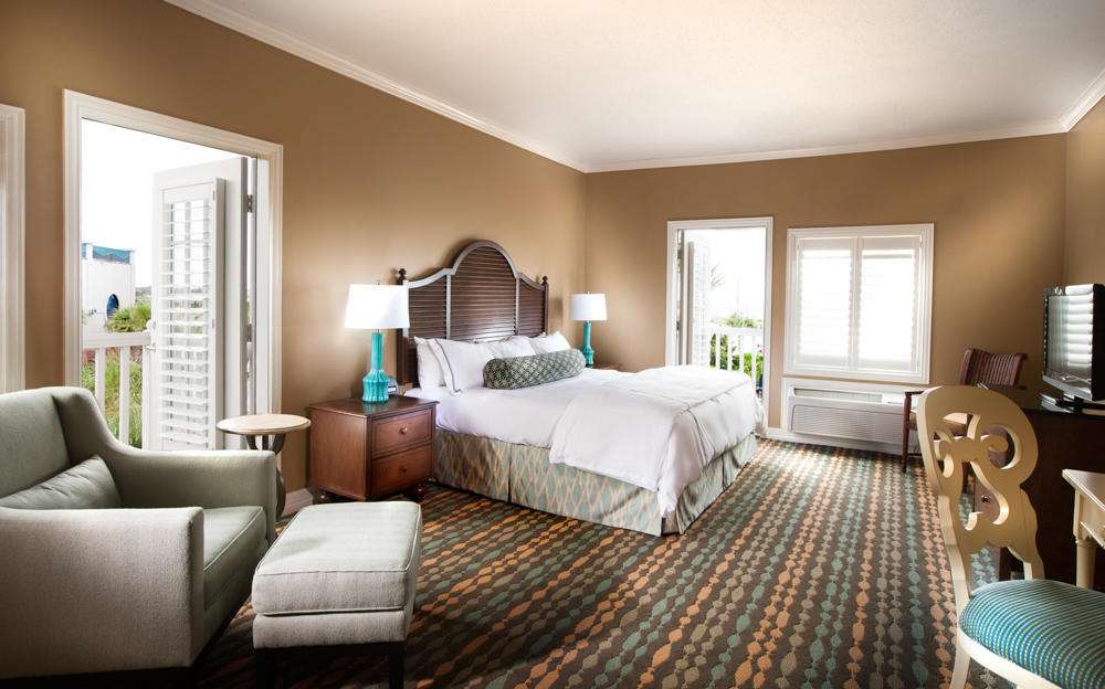 Boardwalk Inn | Waterfront #8, Kemah, TX 77565, USA | Phone: (281) 334-9880