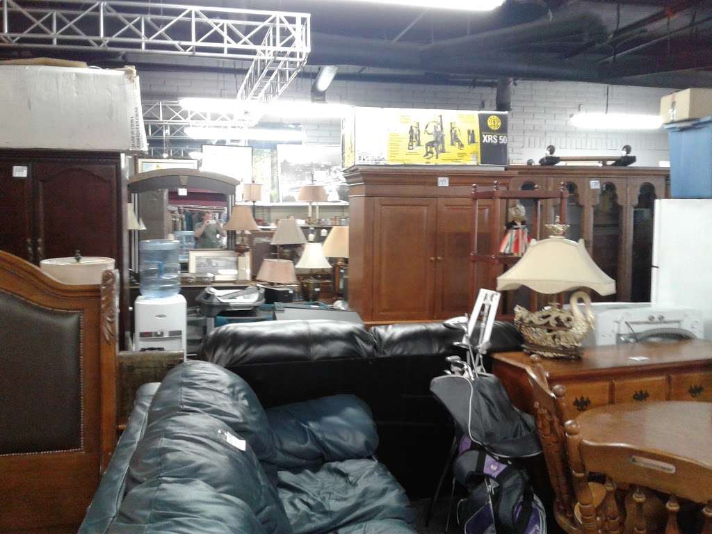 Good Things Thrift Store | 21660 Bear Valley Rd # F-5, Apple Valley, CA 92308, USA | Phone: (760) 240-1491