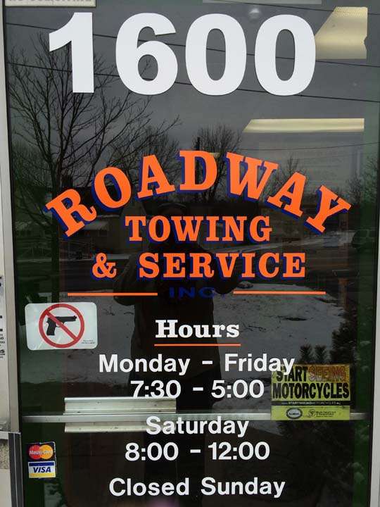 Roadway Towing & Service | 1600 N La Fox St, South Elgin, IL 60177, USA | Phone: (847) 841-7910