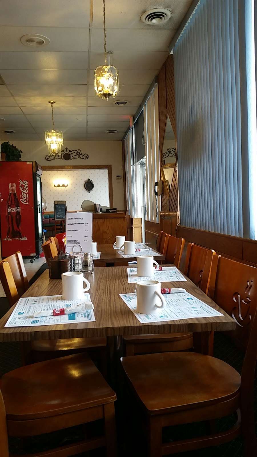 Goodys Restaurant | 1601 E Main St #2, Plainfield, IN 46168, USA | Phone: (317) 838-0595