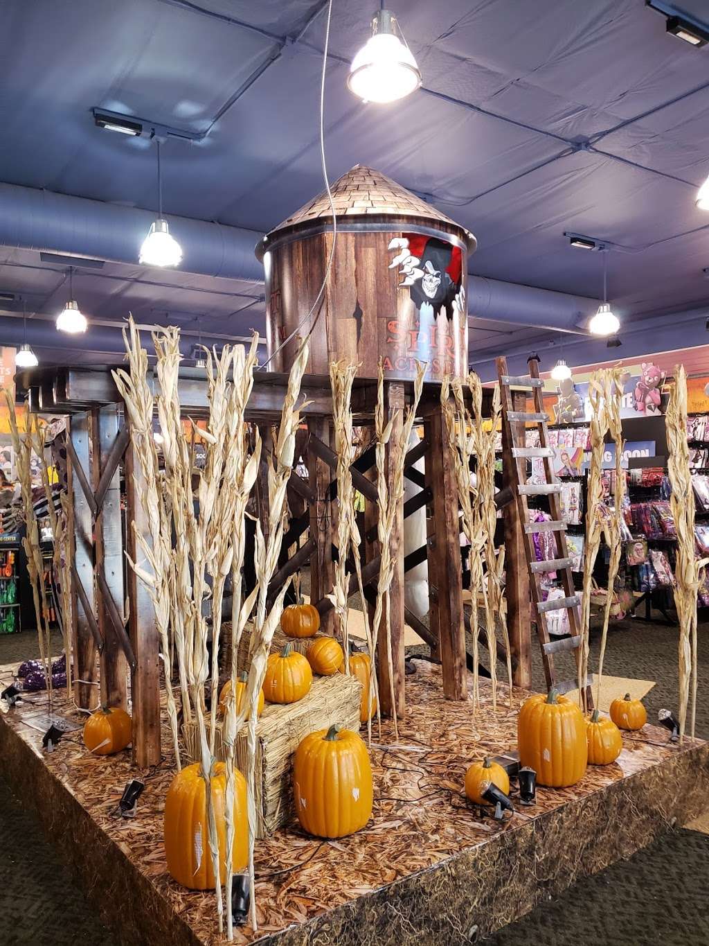 Spirit Halloween | 1714 Newport Blvd, Costa Mesa, CA 92627, USA | Phone: (866) 586-0155