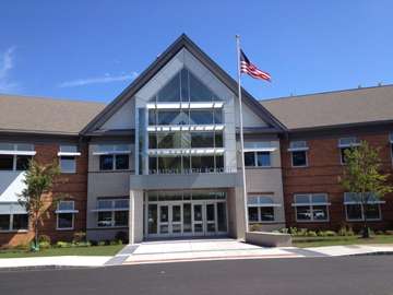 Uxbridge High School | 300 Quaker Hwy, Uxbridge, MA 01569, USA | Phone: (508) 278-8633