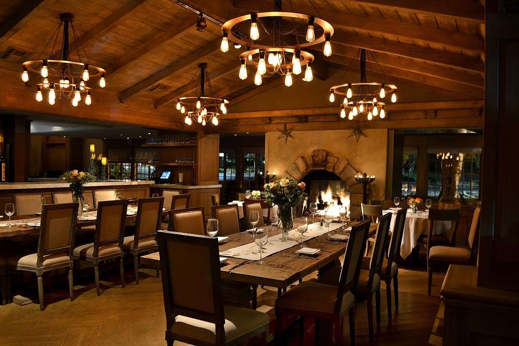 The Villa Restaurant of Woodland Hills | 22160 Ventura Blvd, Woodland Hills, CA 91364, USA | Phone: (818) 704-1185