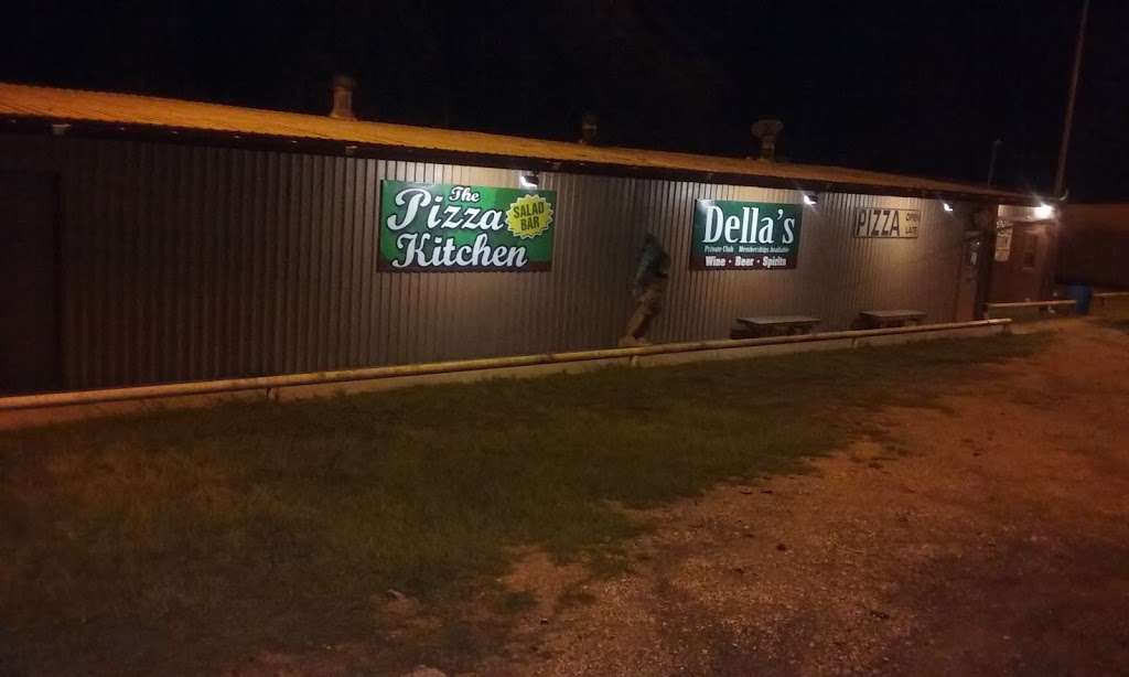 The Pizza Kitchen at Dellas | 3510 Hwy 59 N, Shepherd, TX 77371, USA | Phone: (936) 628-3387