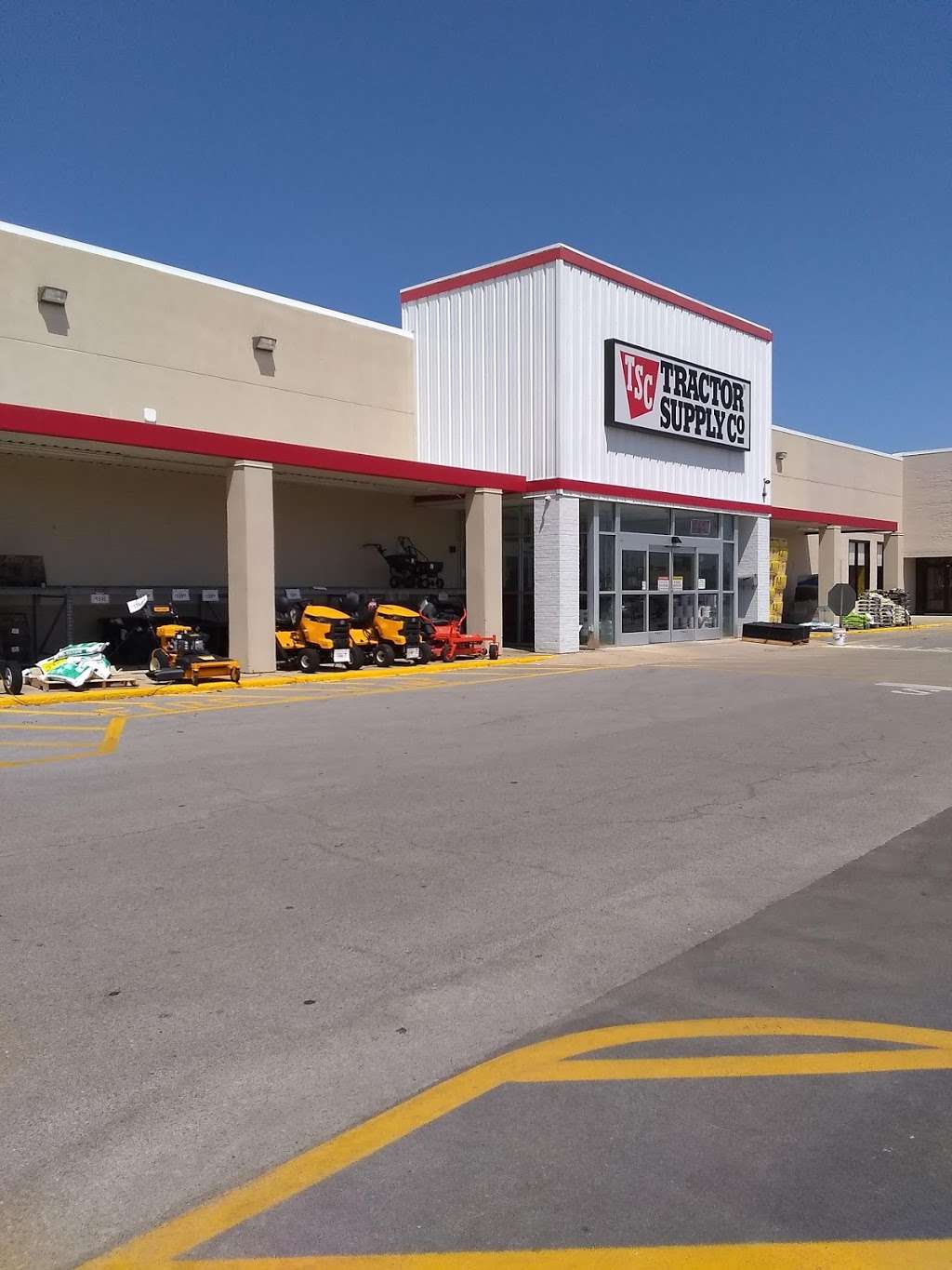 Tractor Supply Co. | 25 Putnam Plaza, Greencastle, IN 46135, USA | Phone: (765) 653-2448