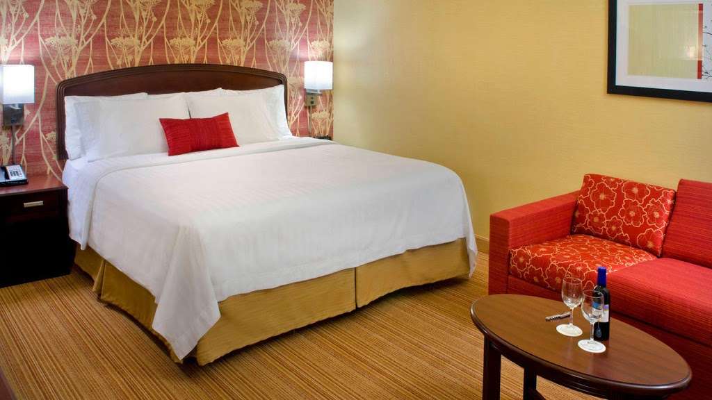 Courtyard by Marriott Allentown Bethlehem/Lehigh Valley Airport | 2160 Motel Dr, Bethlehem, PA 18018, USA | Phone: (610) 317-6200