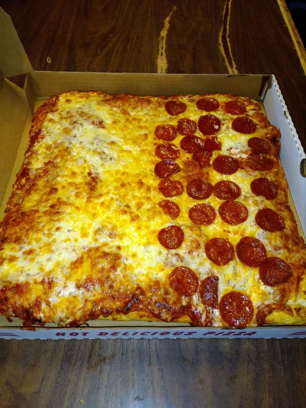 Apetidos Pizza | 450 MacDade Boulevard, Folsom, PA 19033, USA | Phone: (610) 586-6060