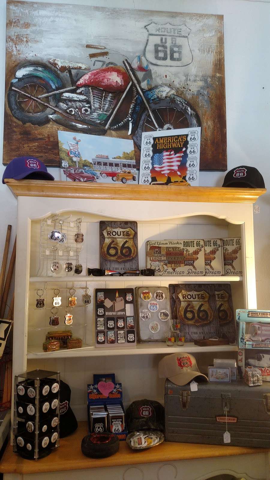 Tammie"s Traveled Treasures | 19248 National Trails Hwy Suite 1B, Oro Grande, CA 92368, USA | Phone: (909) 238-4786