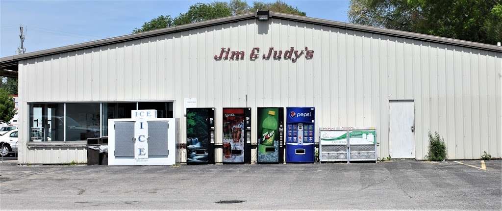 Jim & Judys Food Market | 117 Taft St, Palmyra, WI 53156, USA | Phone: (262) 495-2177