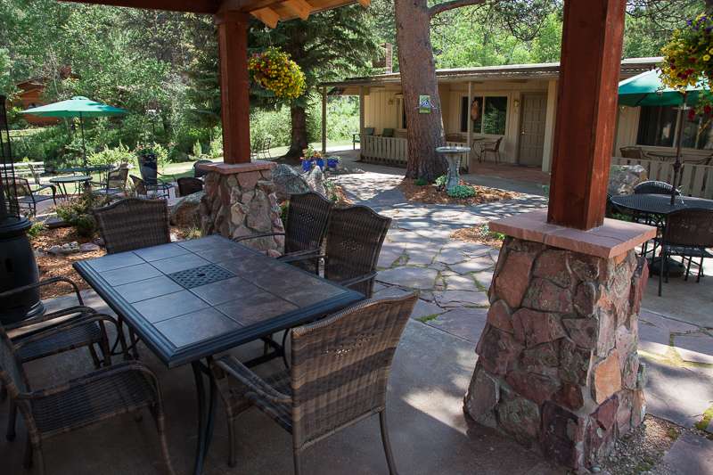 Deer Crest Resort | 1200 Fall River Rd, Estes Park, CO 80517, USA | Phone: (800) 331-2324