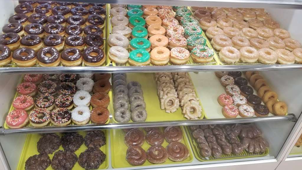 1st Donut World | 28910 Hardin Store Rd Suite 100, Magnolia, TX 77354 | Phone: (832) 943-6688