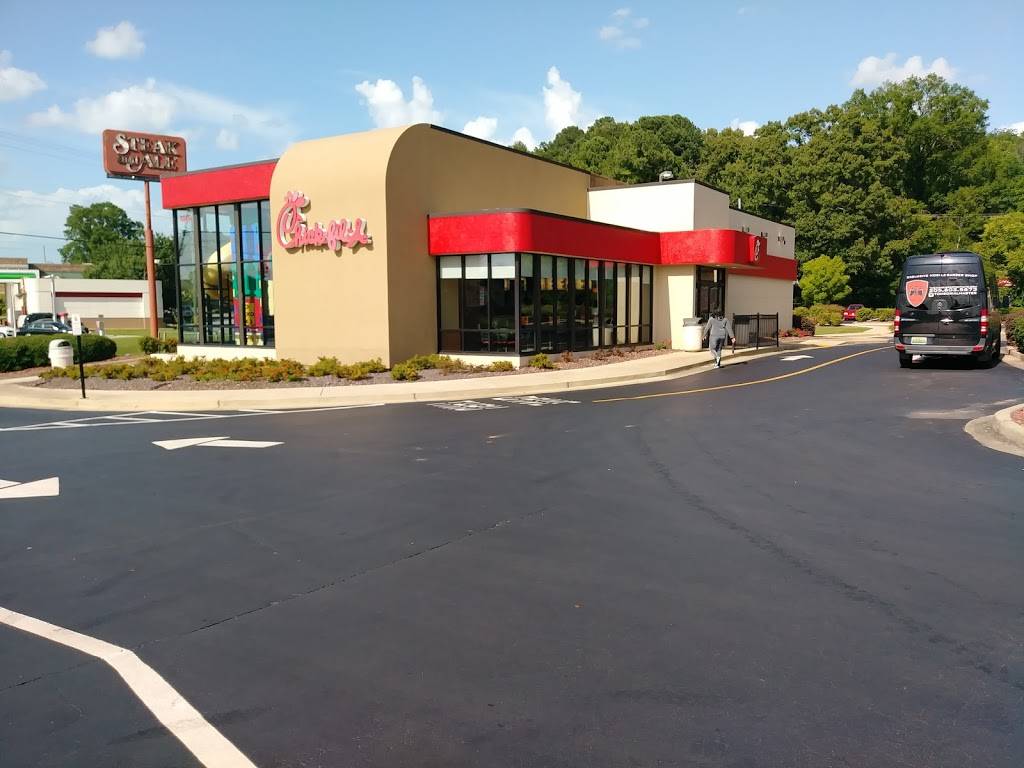 Chick-fil-A | 9345 Parkway E, Birmingham, AL 35215, USA | Phone: (205) 836-0003