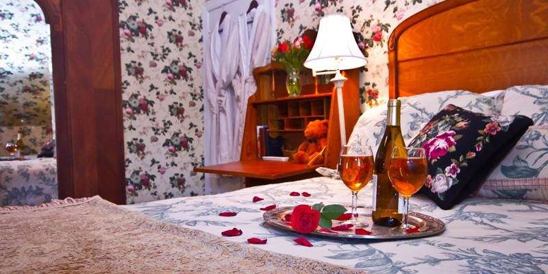 Elk Forge Bed & Breakfast Inn | 807 Elk Mills Rd, Elkton, MD 21921, USA | Phone: (410) 392-9007