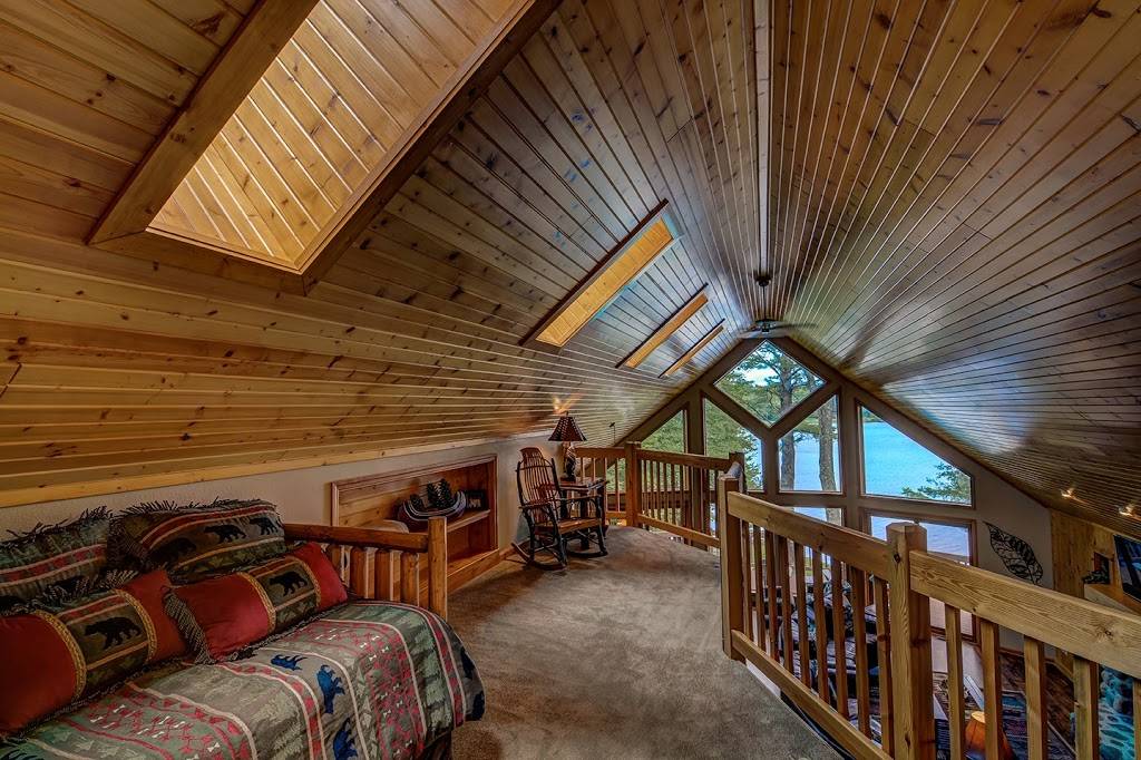 Eagle River Cabin Rentals by Vacasa | 1706 Bellewood Dr, Waunakee, WI 53597, USA | Phone: (855) 861-5757