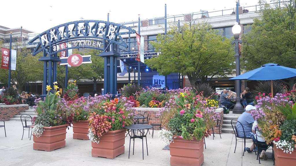 Miller Lite Beer Garden | 700 E Grand Ave, Chicago, IL 60611, USA | Phone: (312) 595-7437