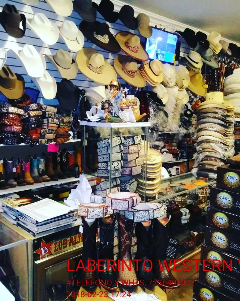 Laberinto Western Wear | 5710 S Pulaski Rd, Chicago, IL 60629, USA | Phone: (773) 640-8427