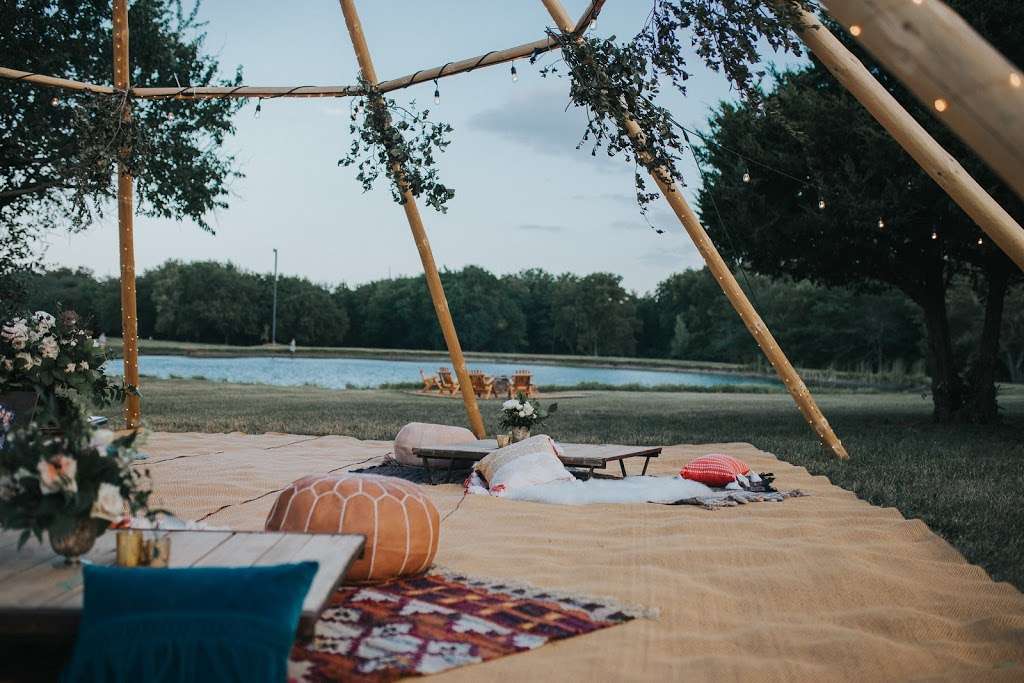 Wonder and Whimsy Events | 7208 N Nevada Ave, Parkville, MO 64152, USA | Phone: (816) 919-0866