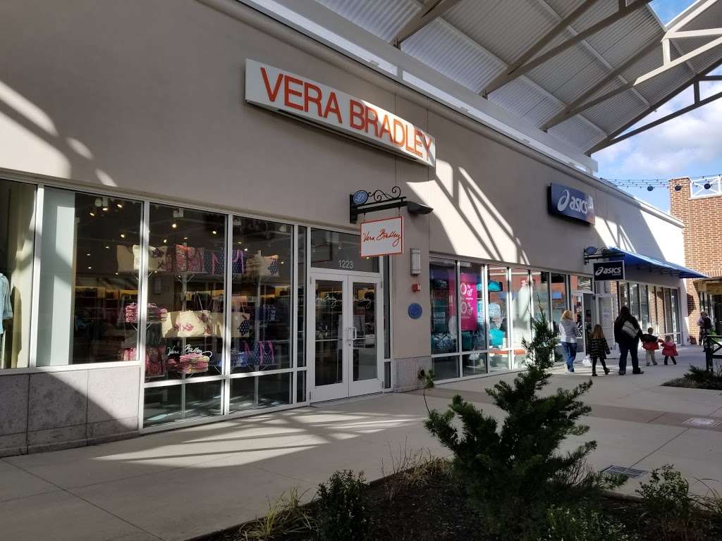 Vera Bradley Factory Outlet | 18 W Lightcap Rd Suite 1223, Pottstown, PA 19464, USA | Phone: (610) 323-1366