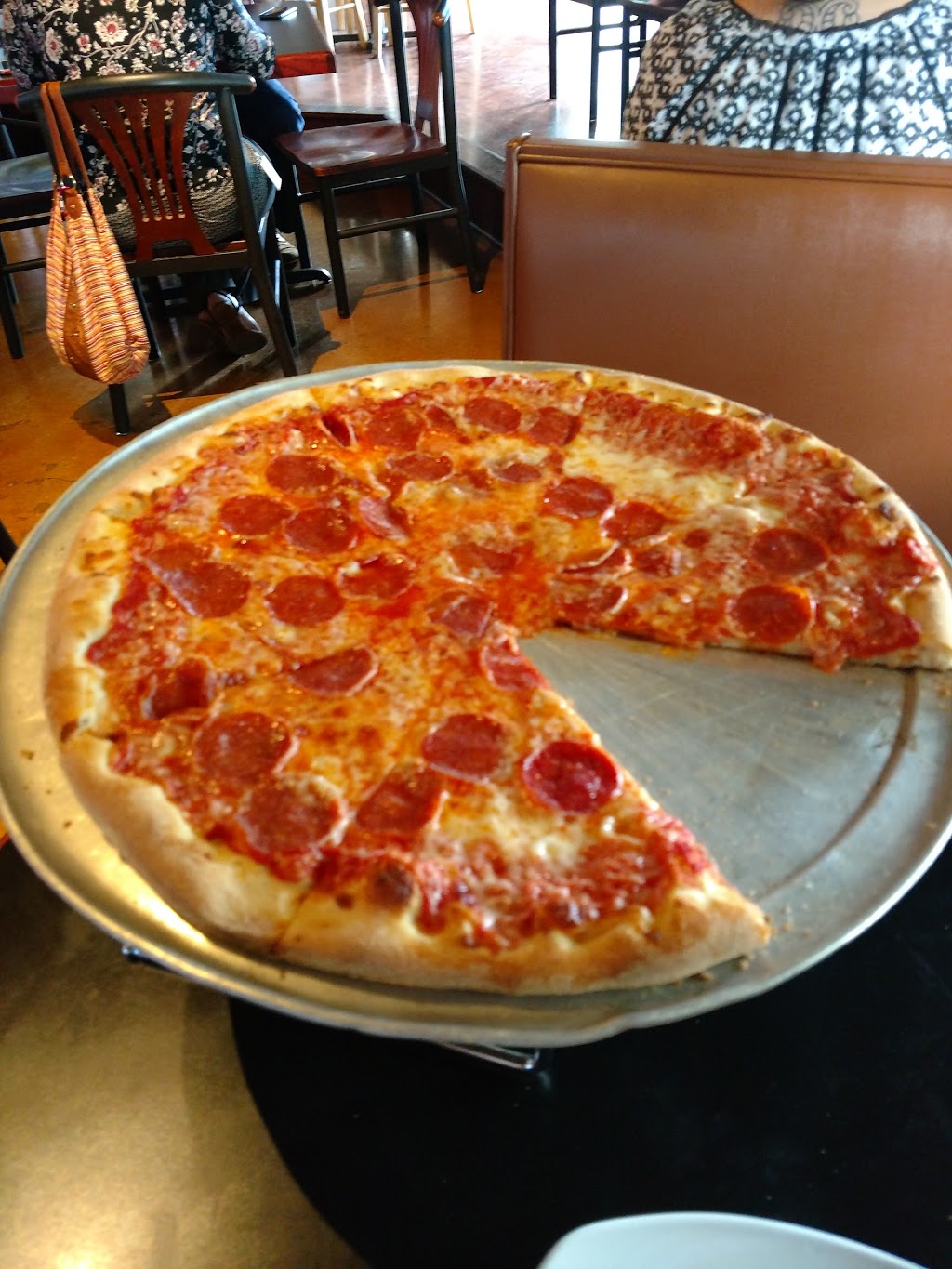 Prosciuttos Pizzeria & Pub | 20920 Torrence Chapel Rd, Cornelius, NC 28031, USA | Phone: (704) 439-4444