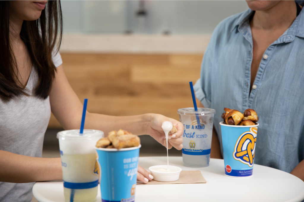 Auntie Annes | 2805 Business Ctr Dr #063 Ste 120, Pearland, TX 77581, USA | Phone: (713) 340-0595
