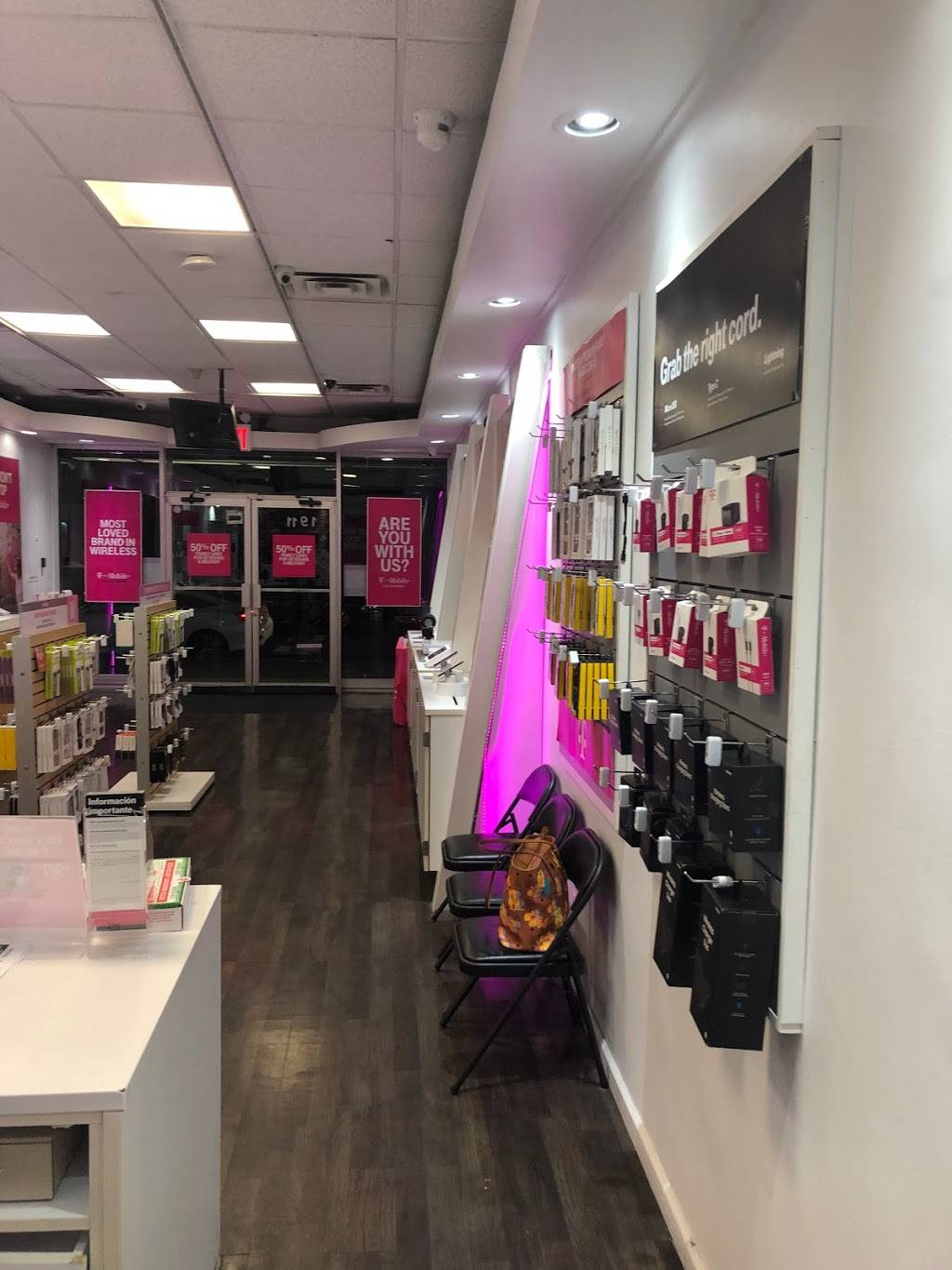 T-Mobile | 1911 Nostrand Ave, Brooklyn, NY 11226, USA | Phone: (718) 287-2700