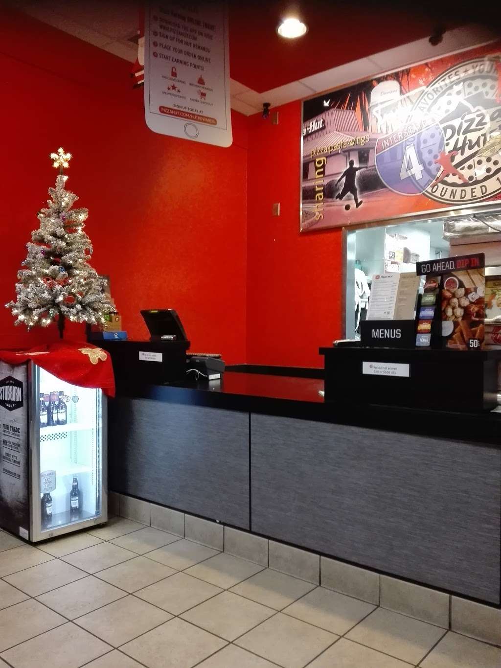 Pizza Hut | 7557 Osceola Polk Line Rd, Kissimmee, FL 34747, USA | Phone: (407) 396-9976