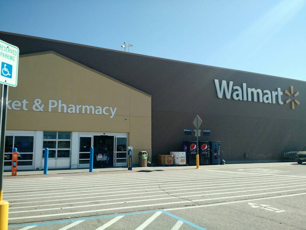 Walmart Supercenter | 701 Hopi Dr, Hiawatha, KS 66434, USA | Phone: (785) 742-7445