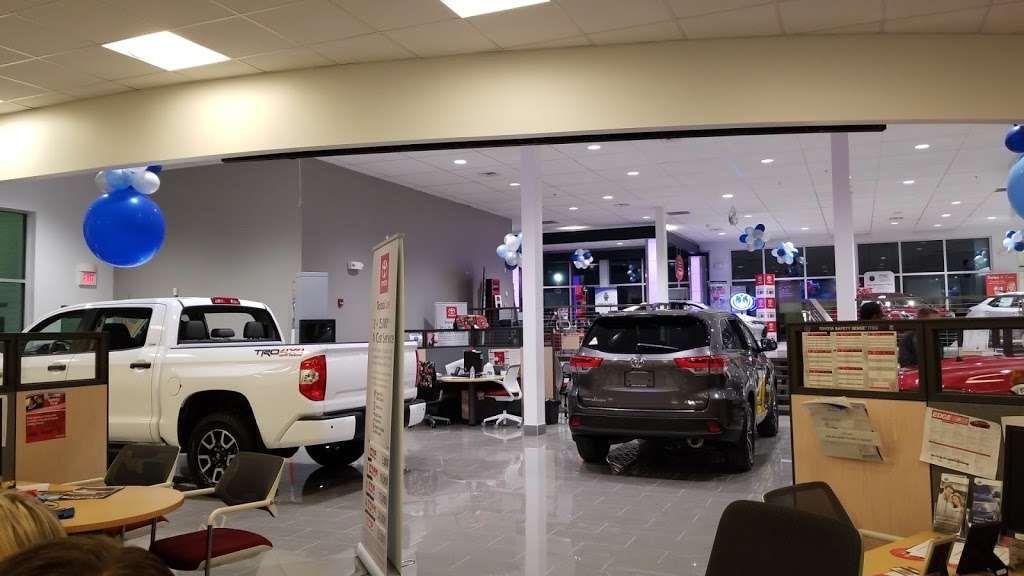 Newark ToyotaWorld | 230 E Cleveland Ave, Newark, DE 19711, USA | Phone: (302) 368-6262