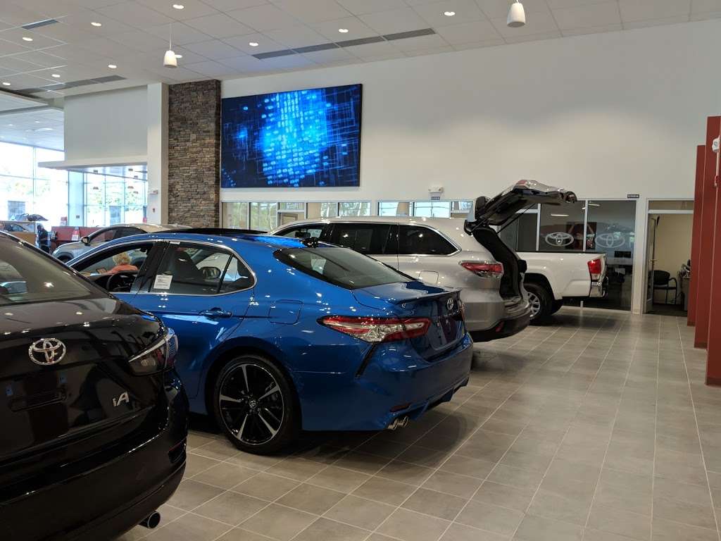 Johnstons Toyota | 5021 NY-17M, New Hampton, NY 10958, USA | Phone: (845) 374-8600