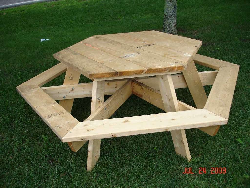 The Picnic Table Factory | 137 Rockingham Rd, Windham, NH 03087, USA | Phone: (603) 432-8734