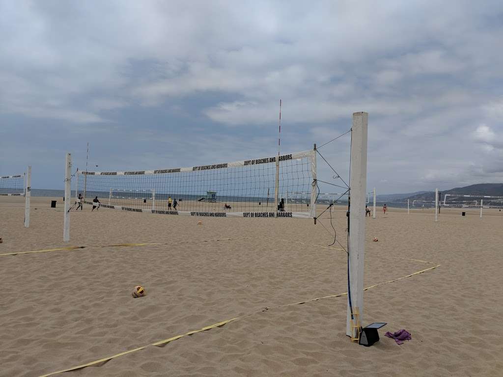 Will Rogers Volleyball courts | 14710 Pacific Coast Hwy, Santa Monica, CA 90402