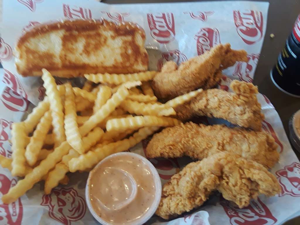 Raising Canes Chicken Fingers | 4655 W Charleston Blvd, Las Vegas, NV 89102, USA | Phone: (702) 294-2263