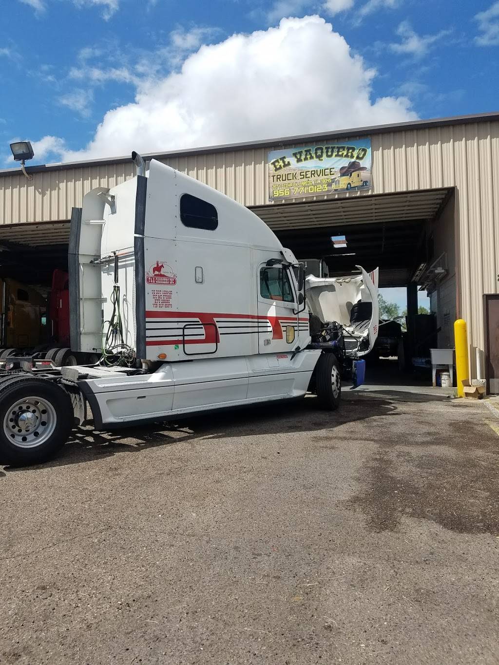 El Vaquero Truck Service | 207 Flecha Ln, Laredo, TX 78045, USA | Phone: (956) 413-5425
