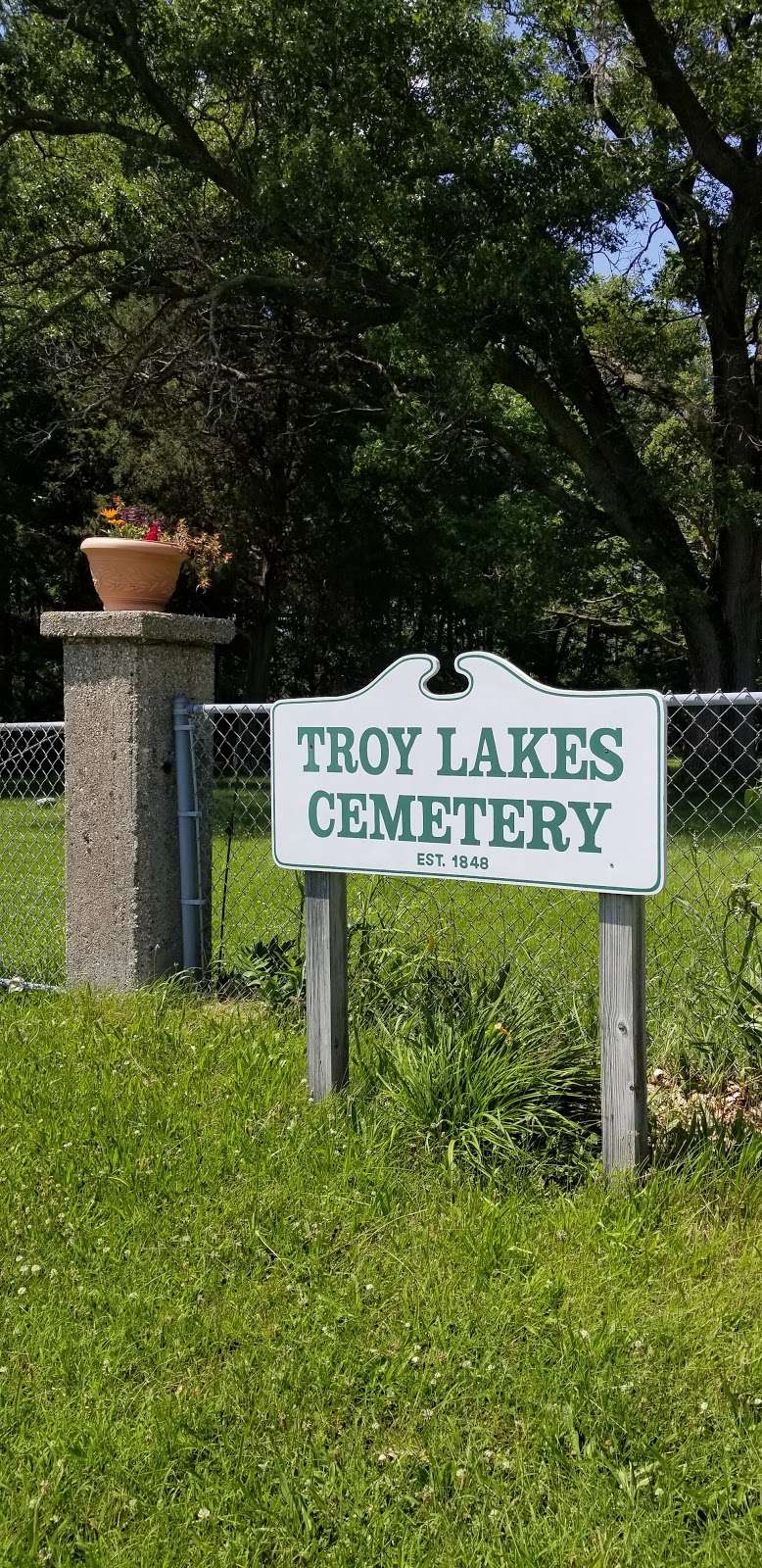 Troy Lakes Cemetery | Mukwonago, WI 53149, USA
