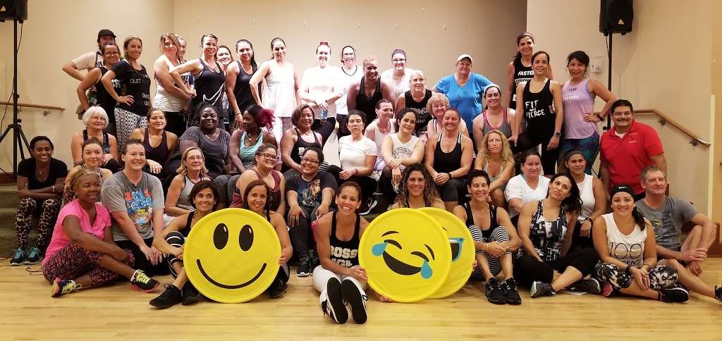 Zumba with Gisselle | 3800 S Econlockhatchee Trail, Orlando, FL 32829, USA | Phone: (407) 443-9500